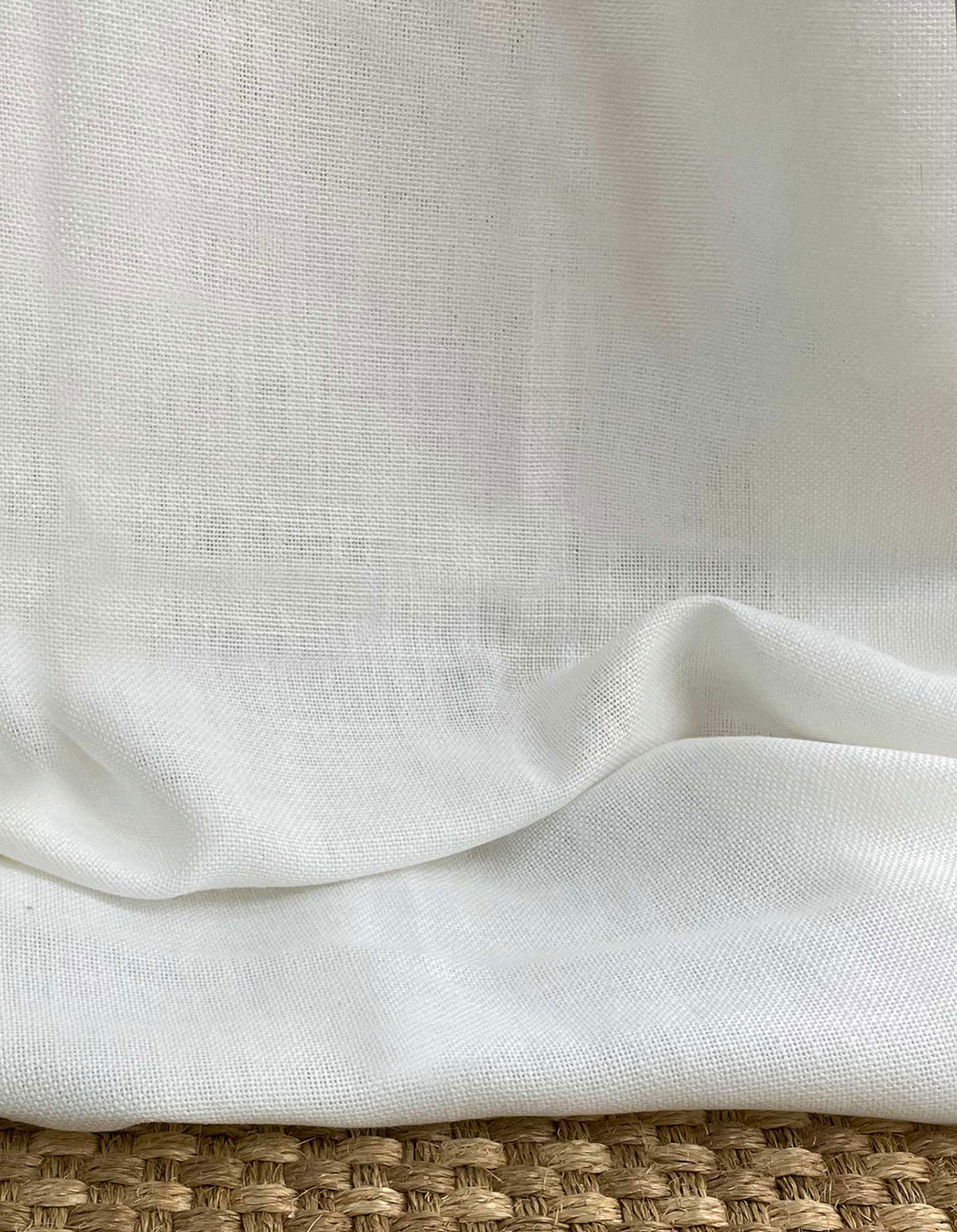 Jazmin Fabric by Gaston y Daniela in Blanco