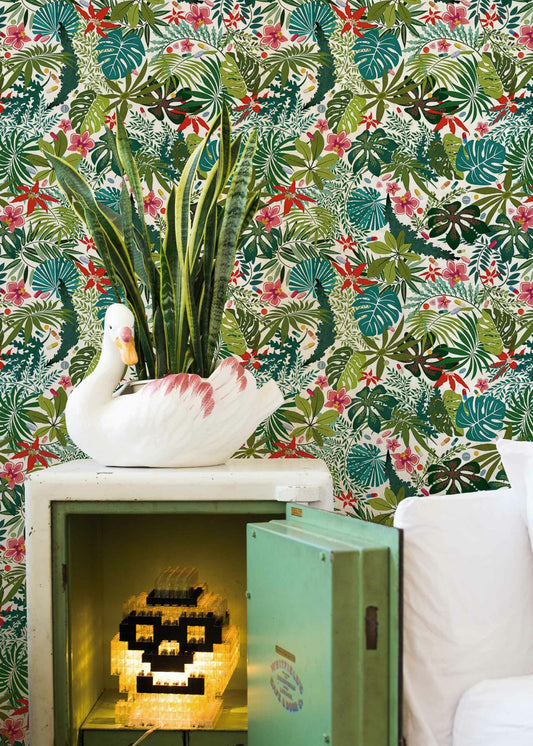 Paraísos Artificiales wallpaper by Coordonné in Blanco, shown in a styled room