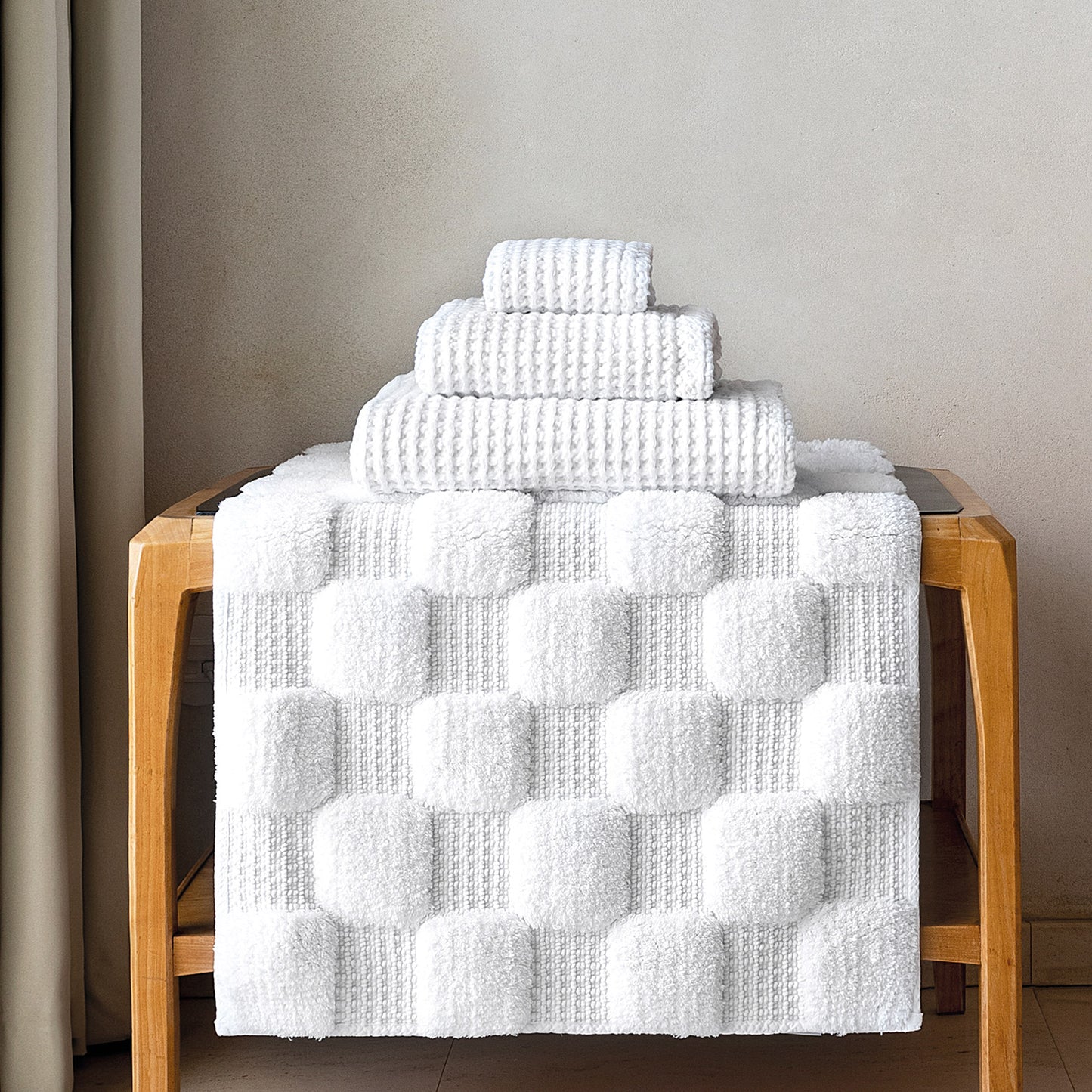Aura Bath Rug