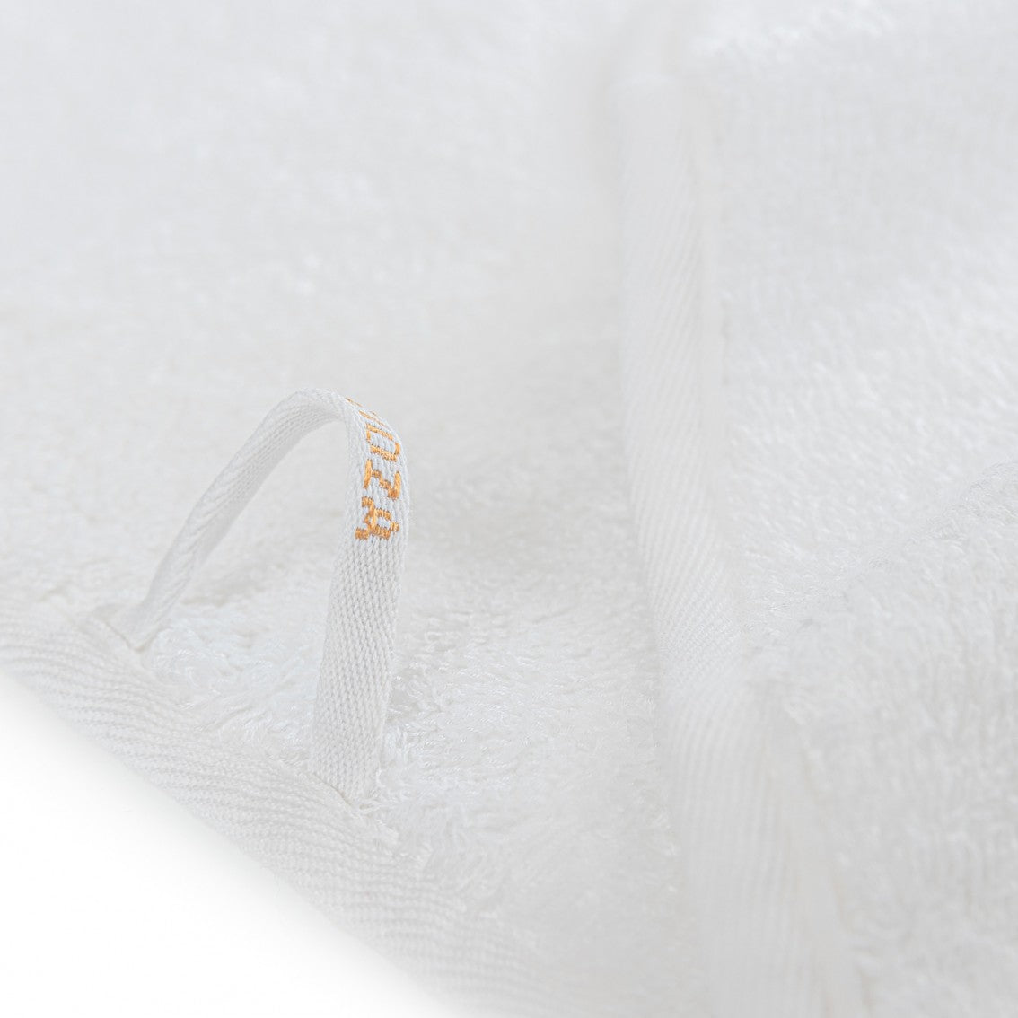 Tecnic Guest Towel by Graccioza in WHITE