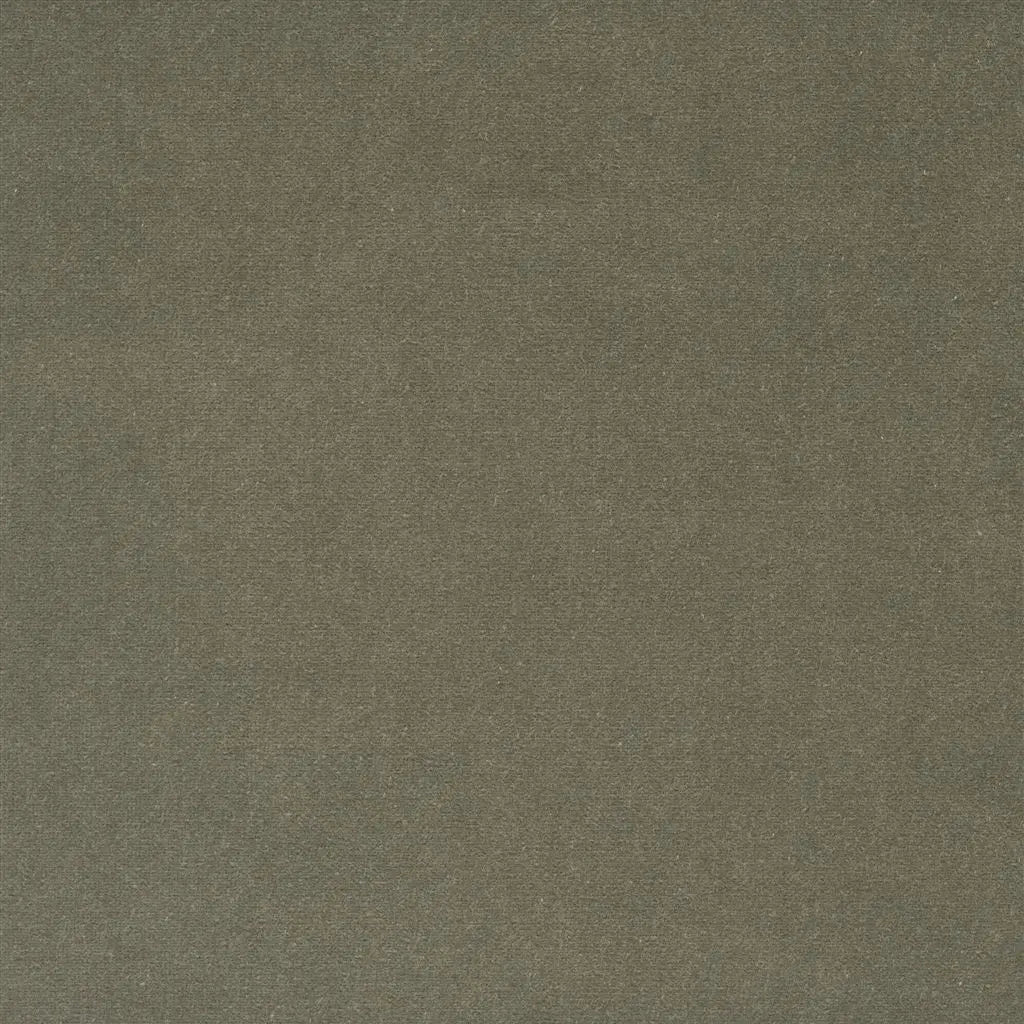 Yvette Fabric by William Yeoward in Mole