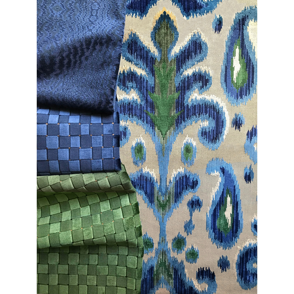 Levens Velvet - Navy