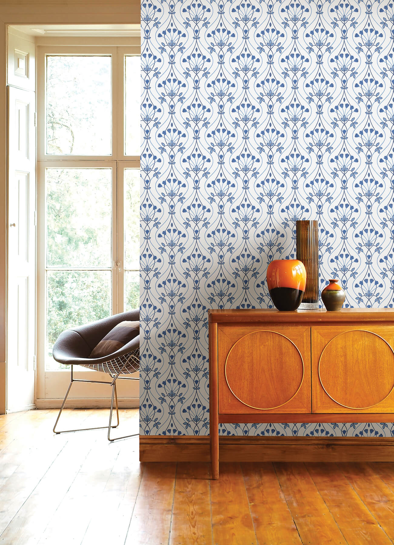 Revival Dard Tulip Ogee Wallpaper
