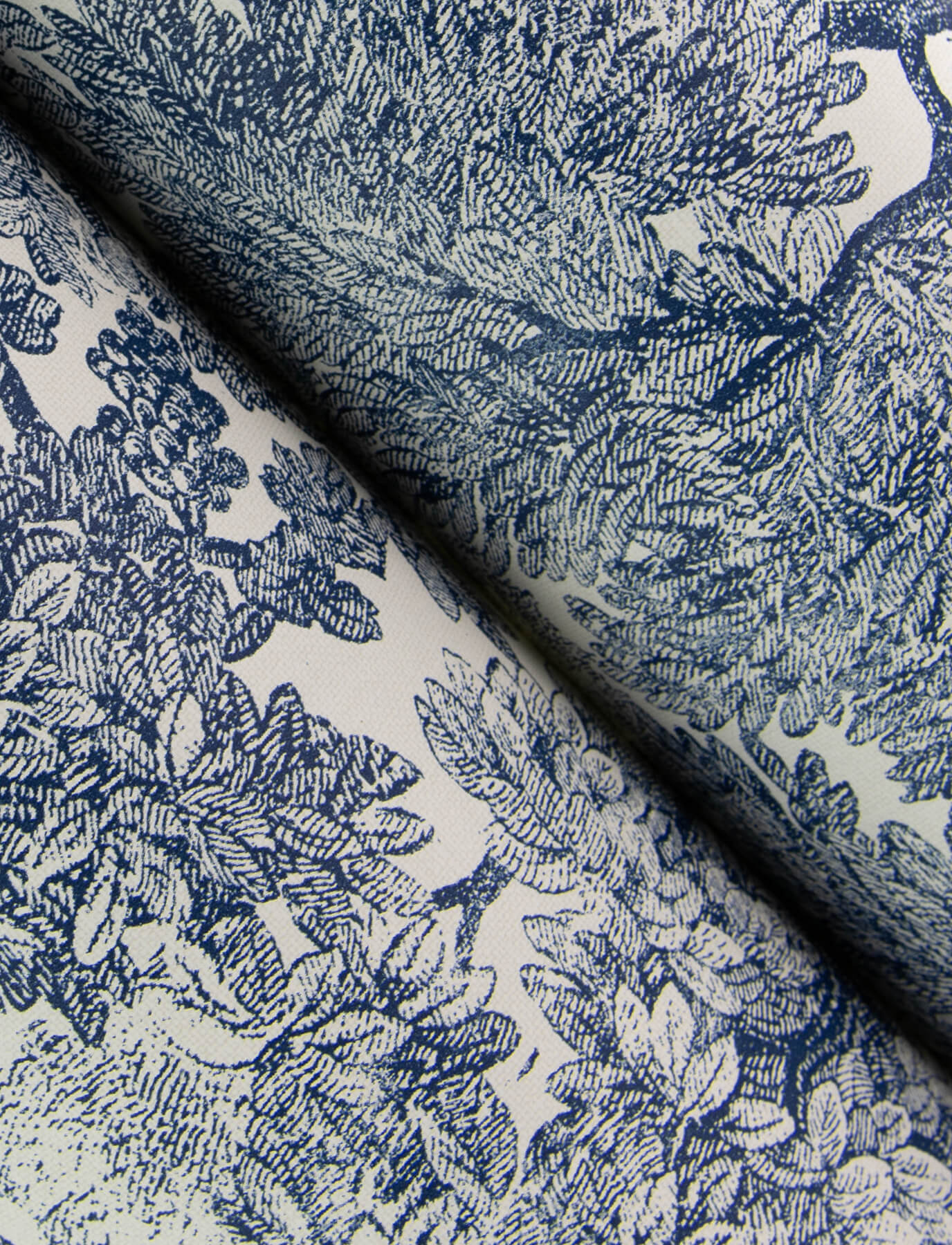 Wildflower Spinney Toile Wallpaper
