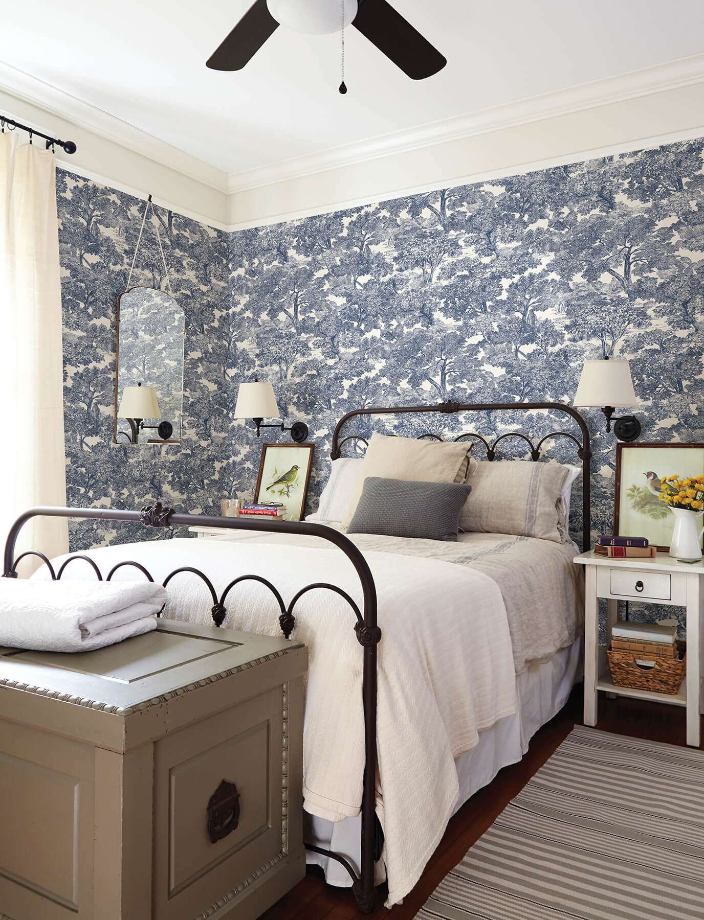 Wildflower Spinney Toile Wallpaper