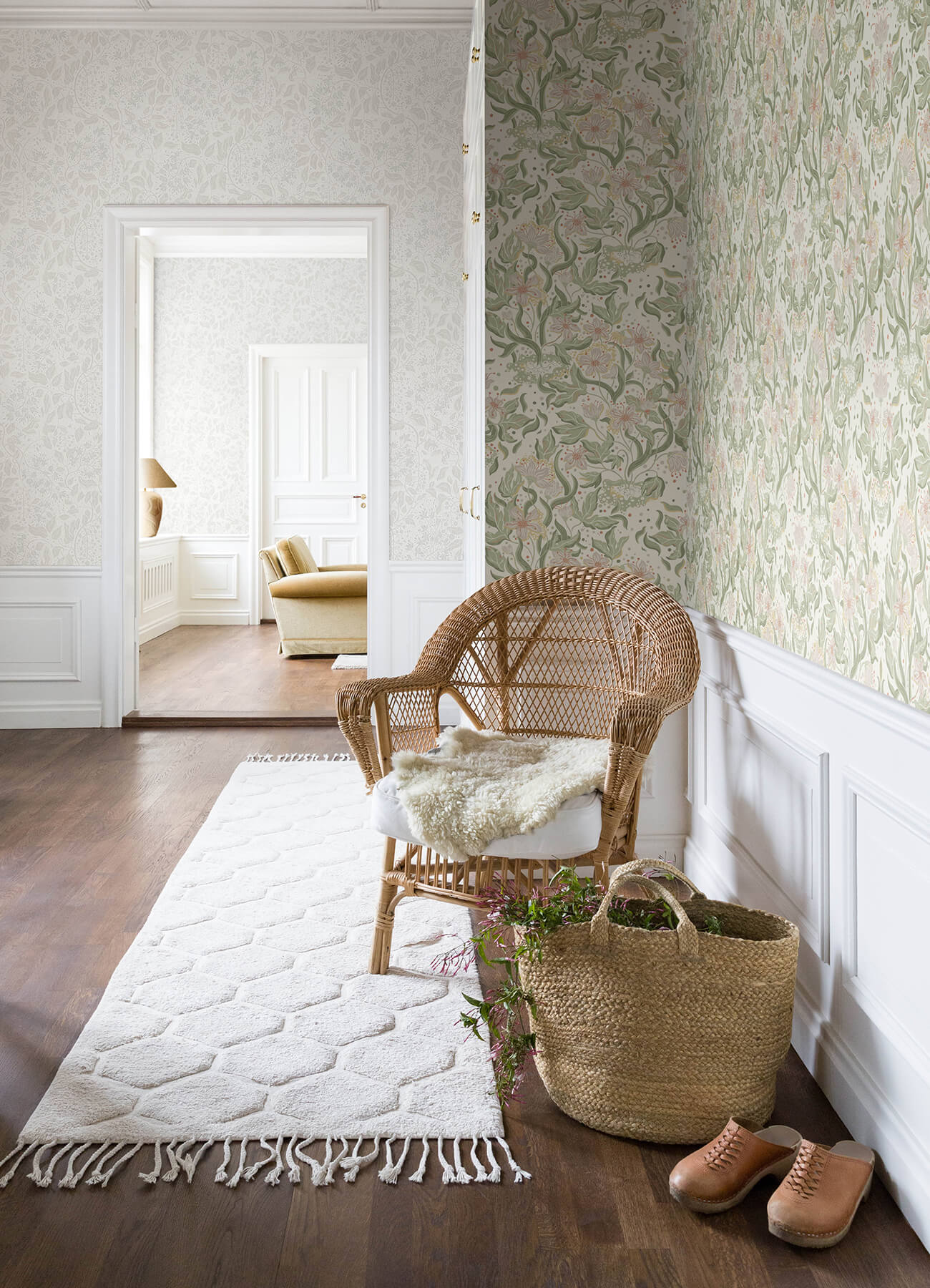 Botanica Lisa Floral Damask Wallpaper