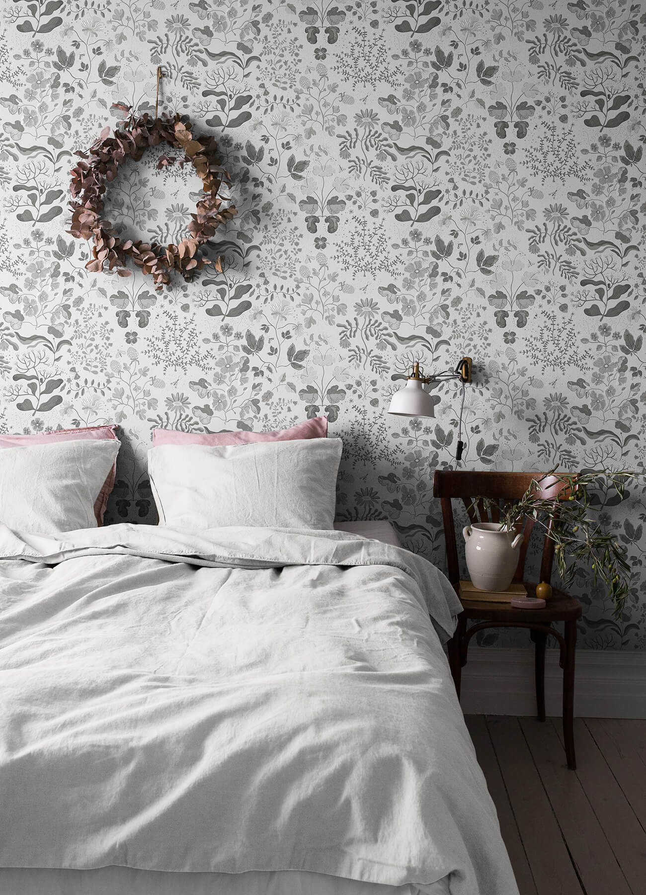 Botanica Groh Floral Wallpaper