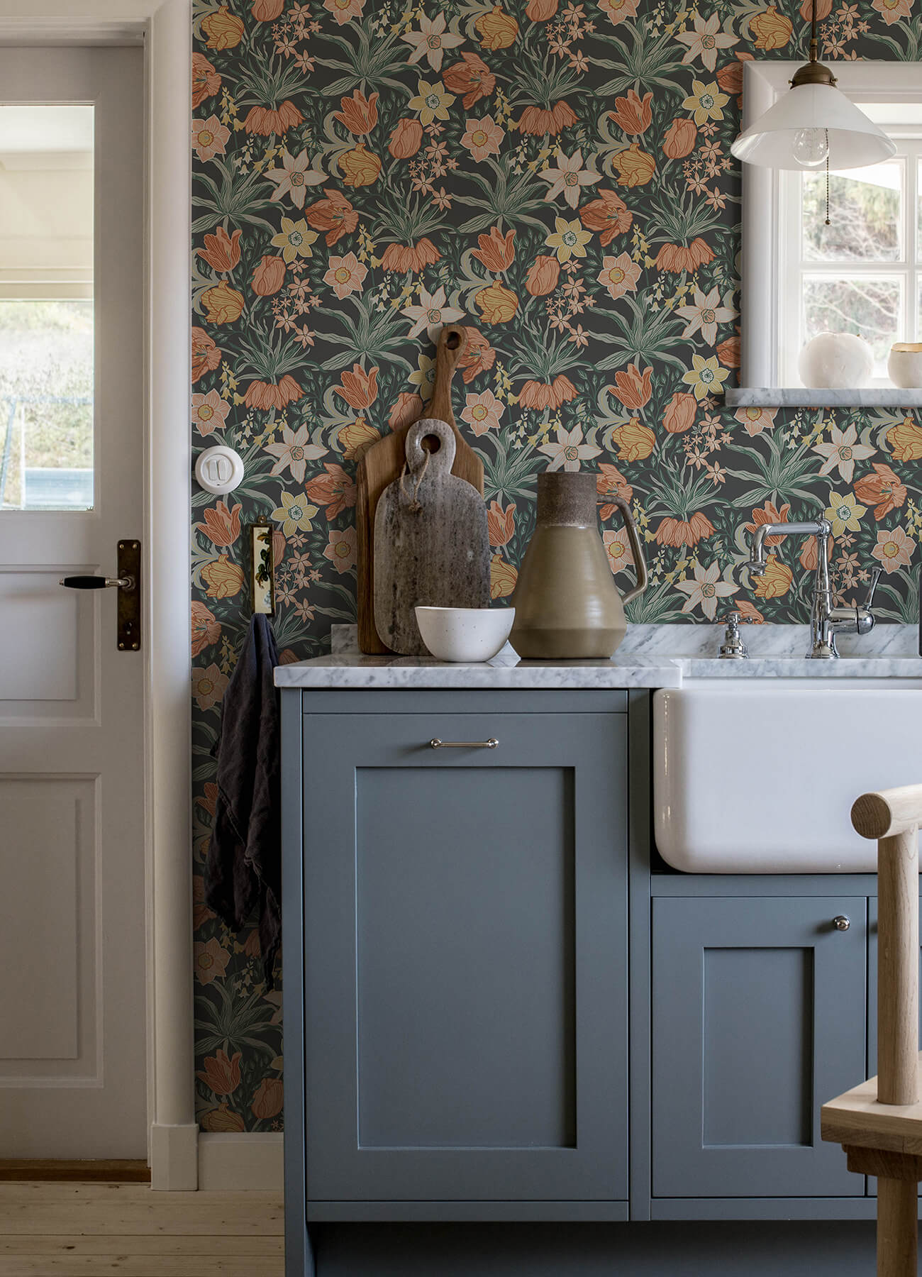 Botanica Cecilia Tulip & Daffodil Wallpaper