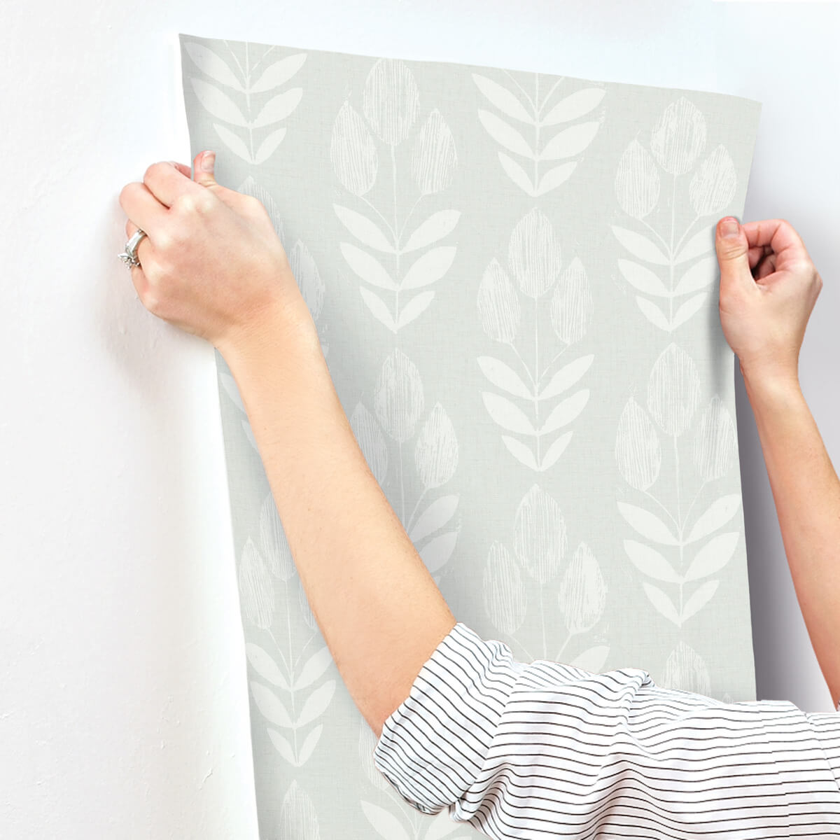 Printworks Garland Tulip Wallpaper