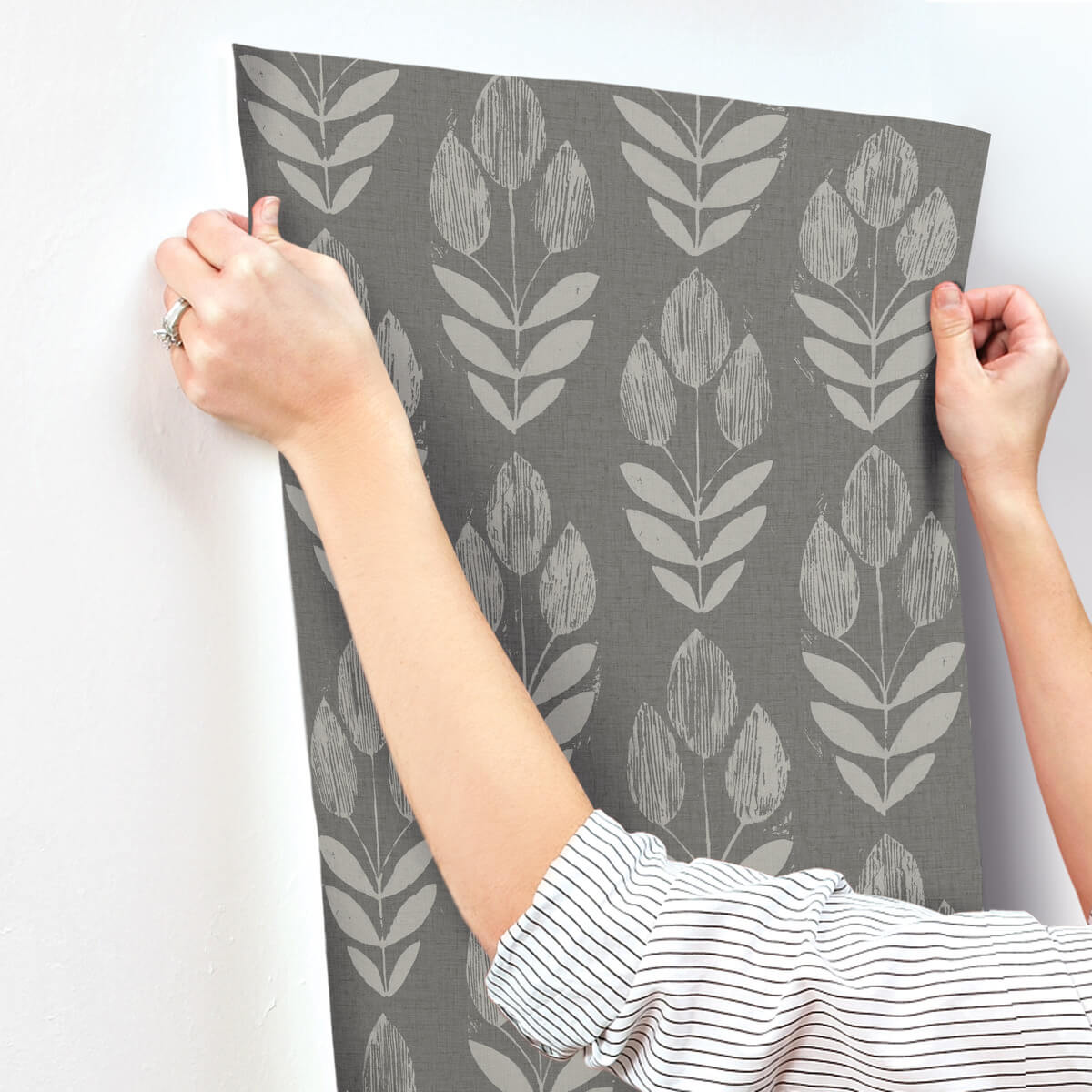 Printworks Garland Tulip Wallpaper