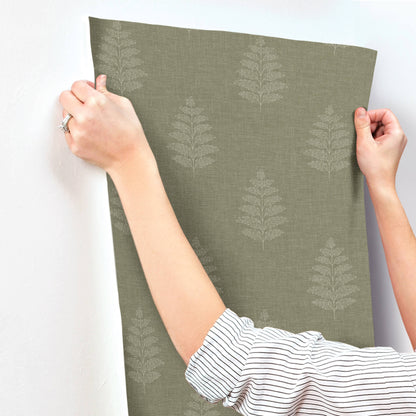 Oak & Moss Frond Wallpaper