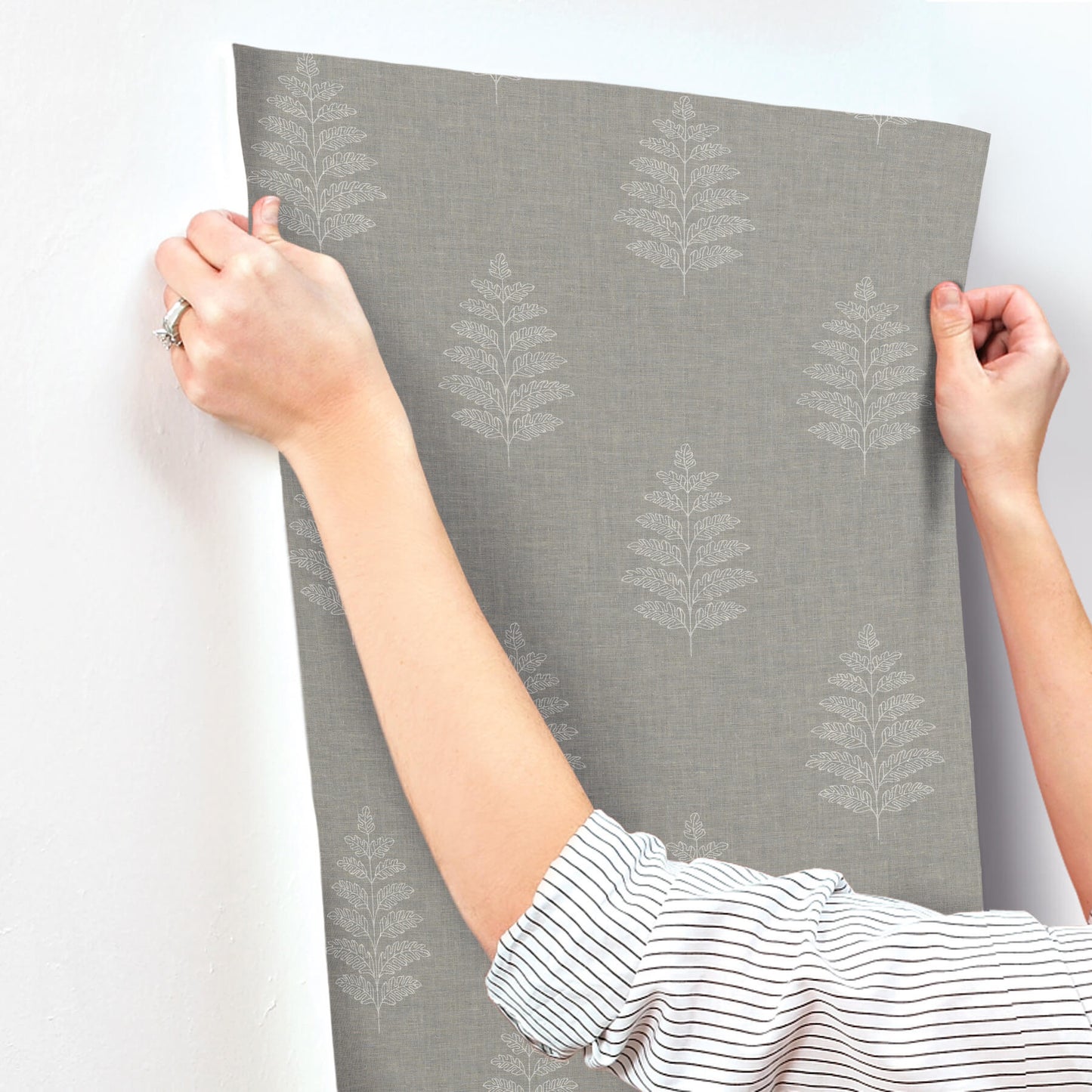 Oak & Moss Frond Wallpaper