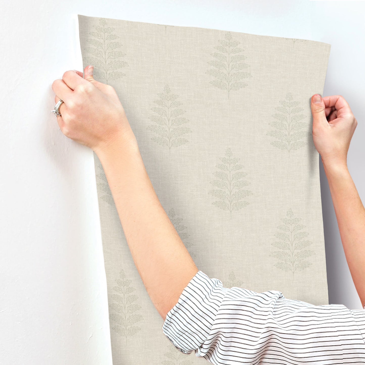 Oak & Moss Frond Wallpaper