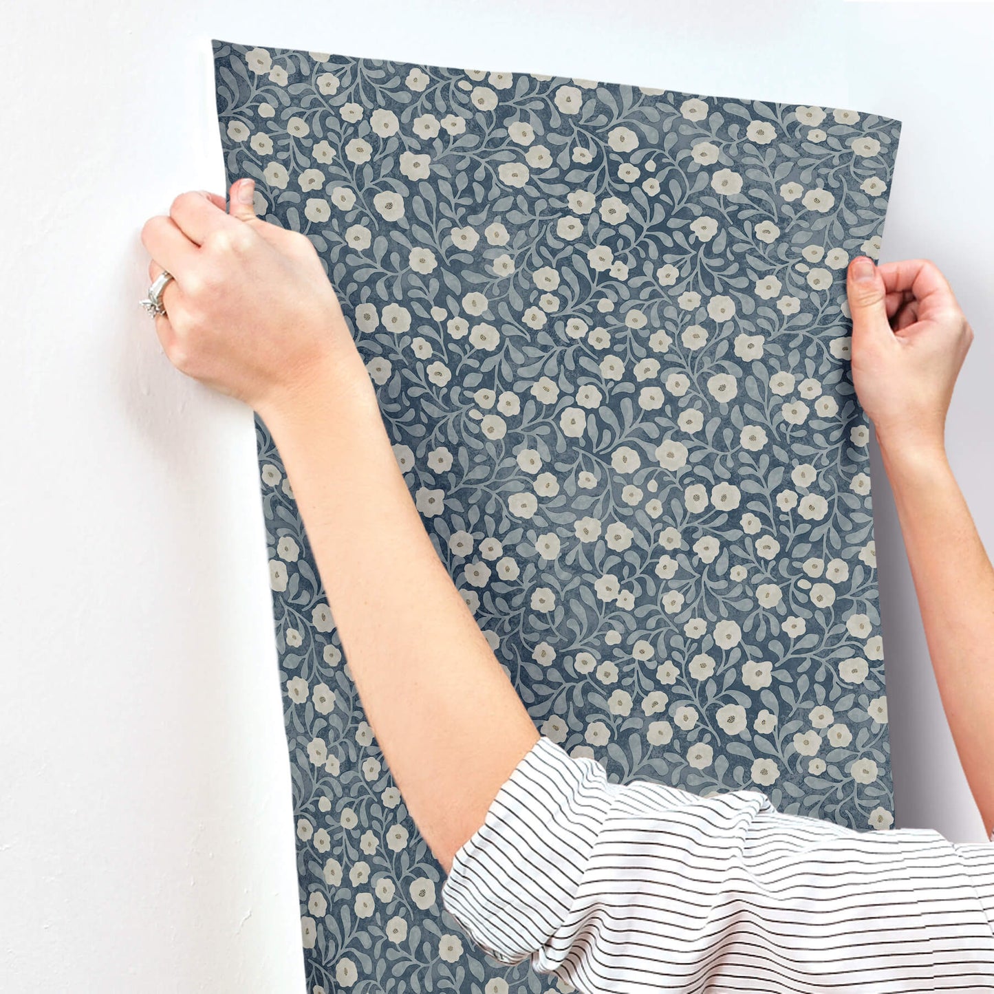 Oak & Moss Poppy Trail Wallpaper