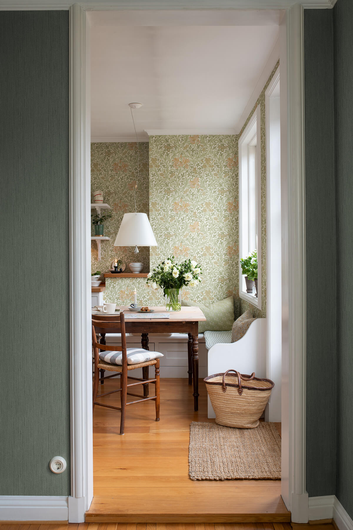 Hidden Treasures Midolin Mossa Wallpaper