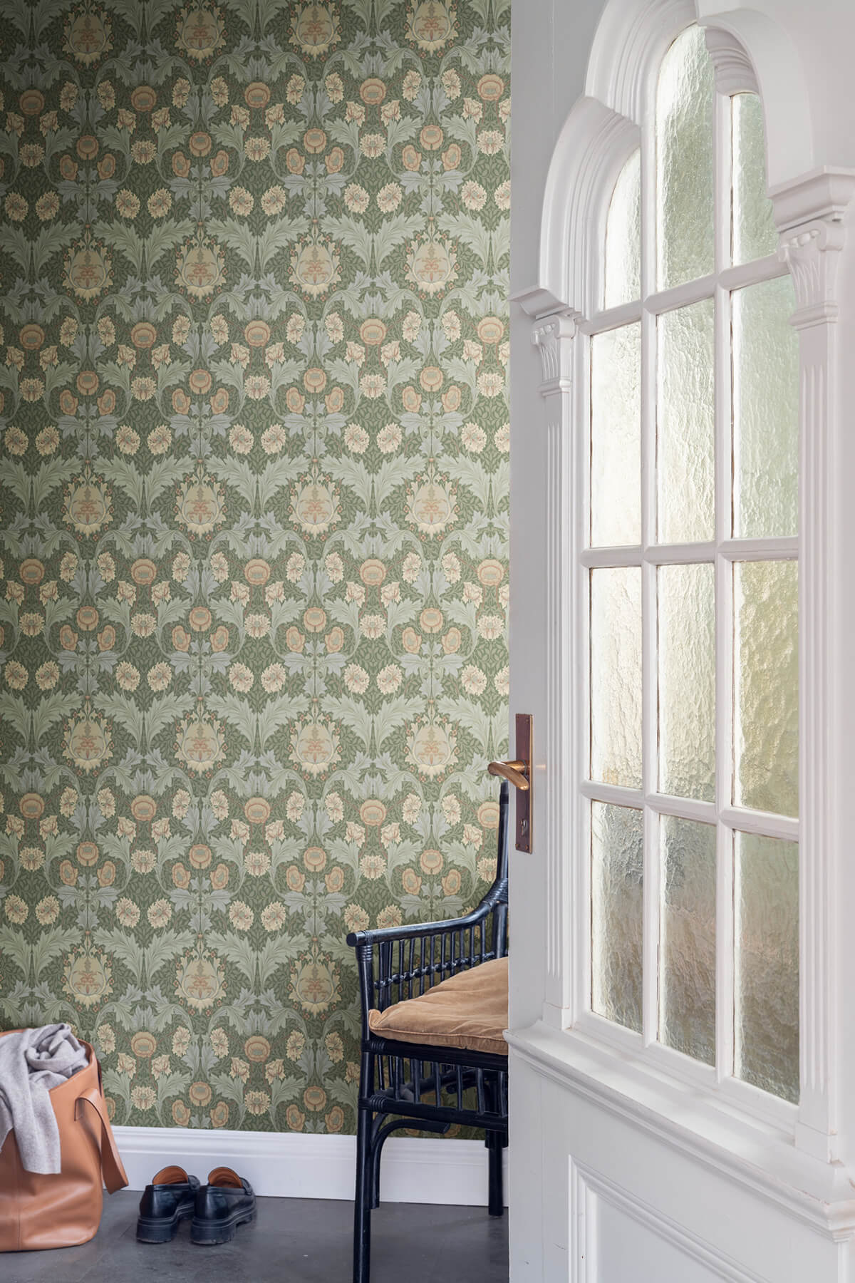 Hidden Treasures Myrtle Wallpaper