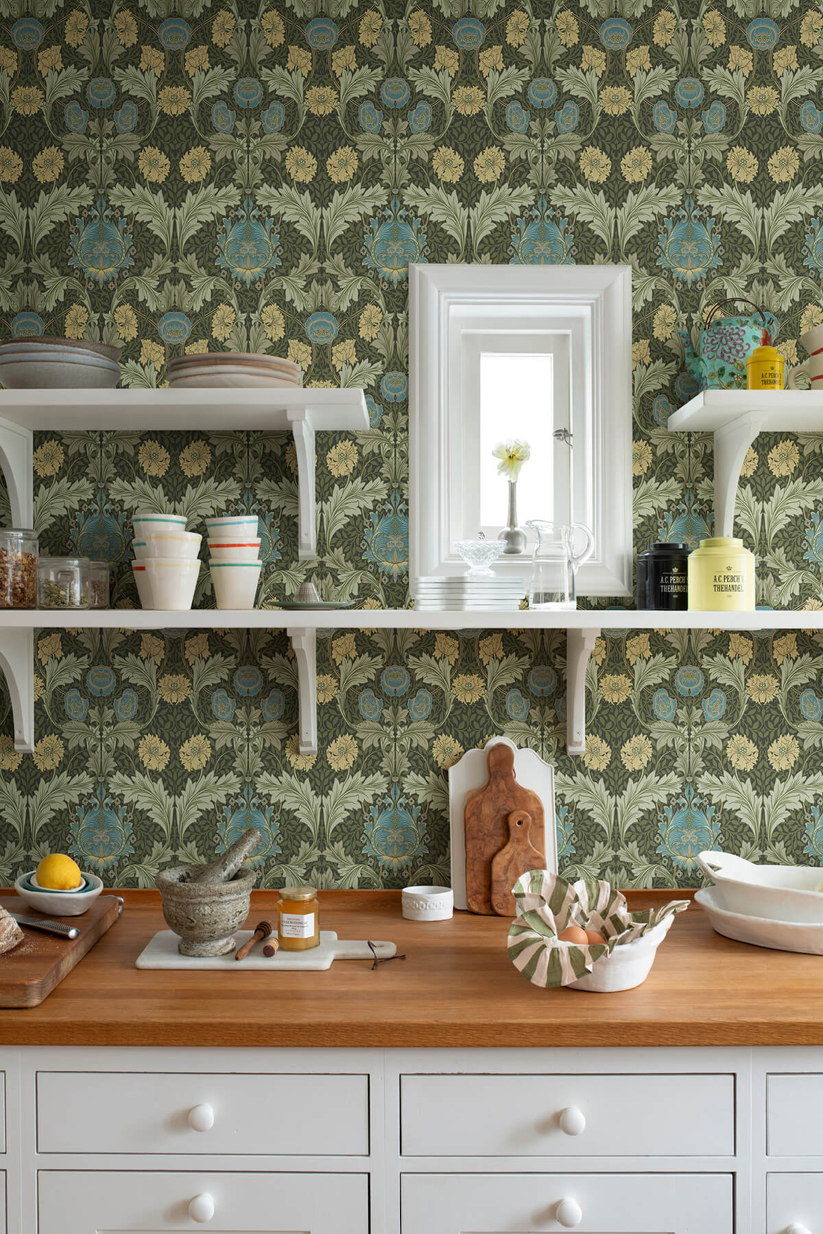 Hidden Treasures Myrtle Wallpaper