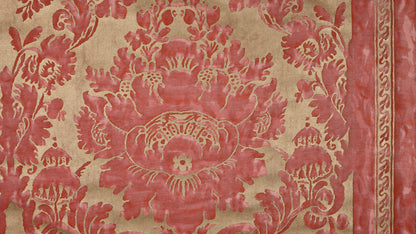 Vivaldi Red & gold