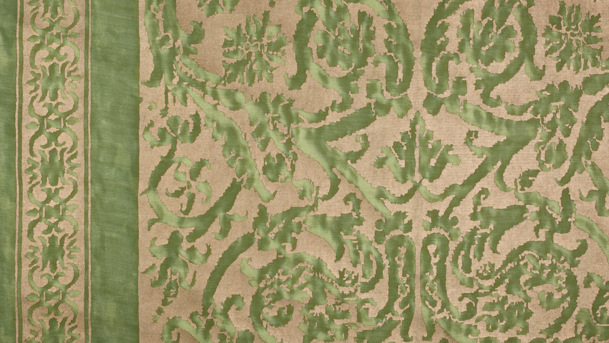 Farnese Majolica green & silvery gold