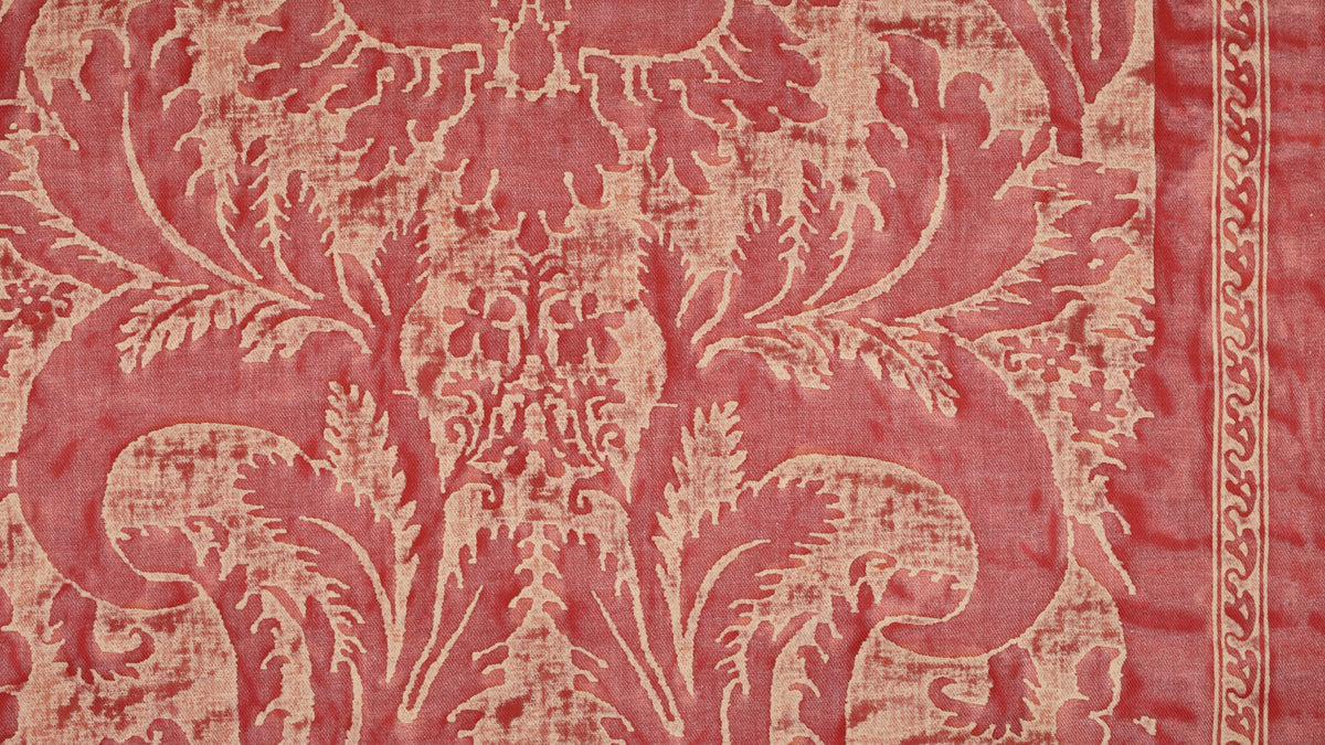 Glicine Brilliant red & warm beige texture