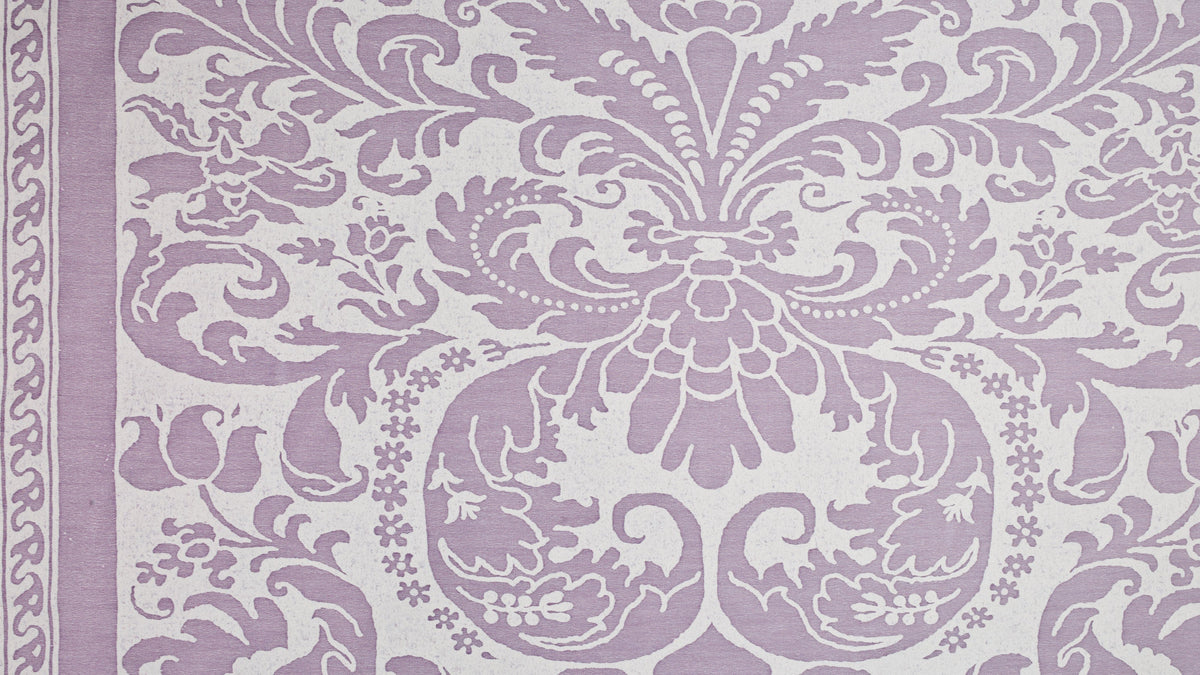 Caravaggio Lavender & white