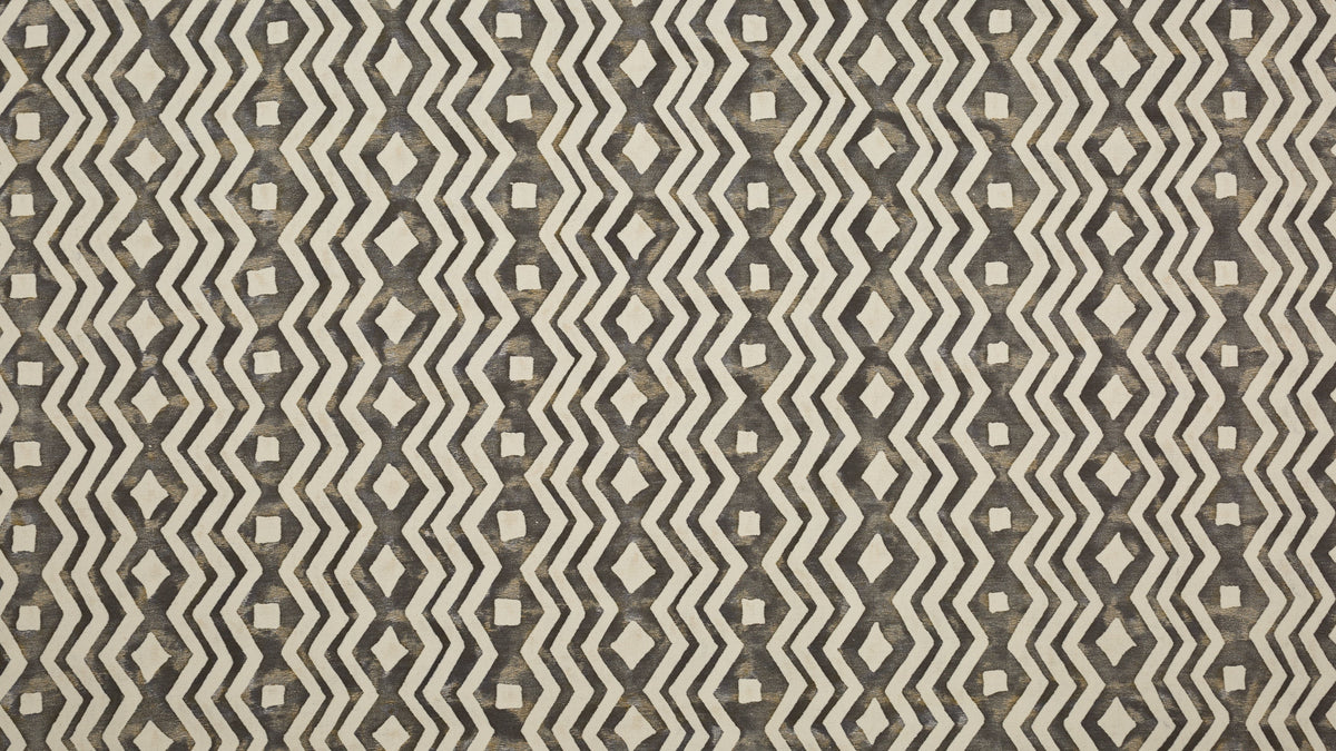 Itza White, tan & black