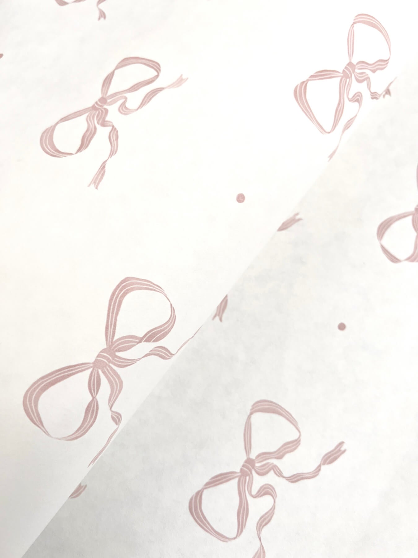 Emma Large Bow Wallpaper
