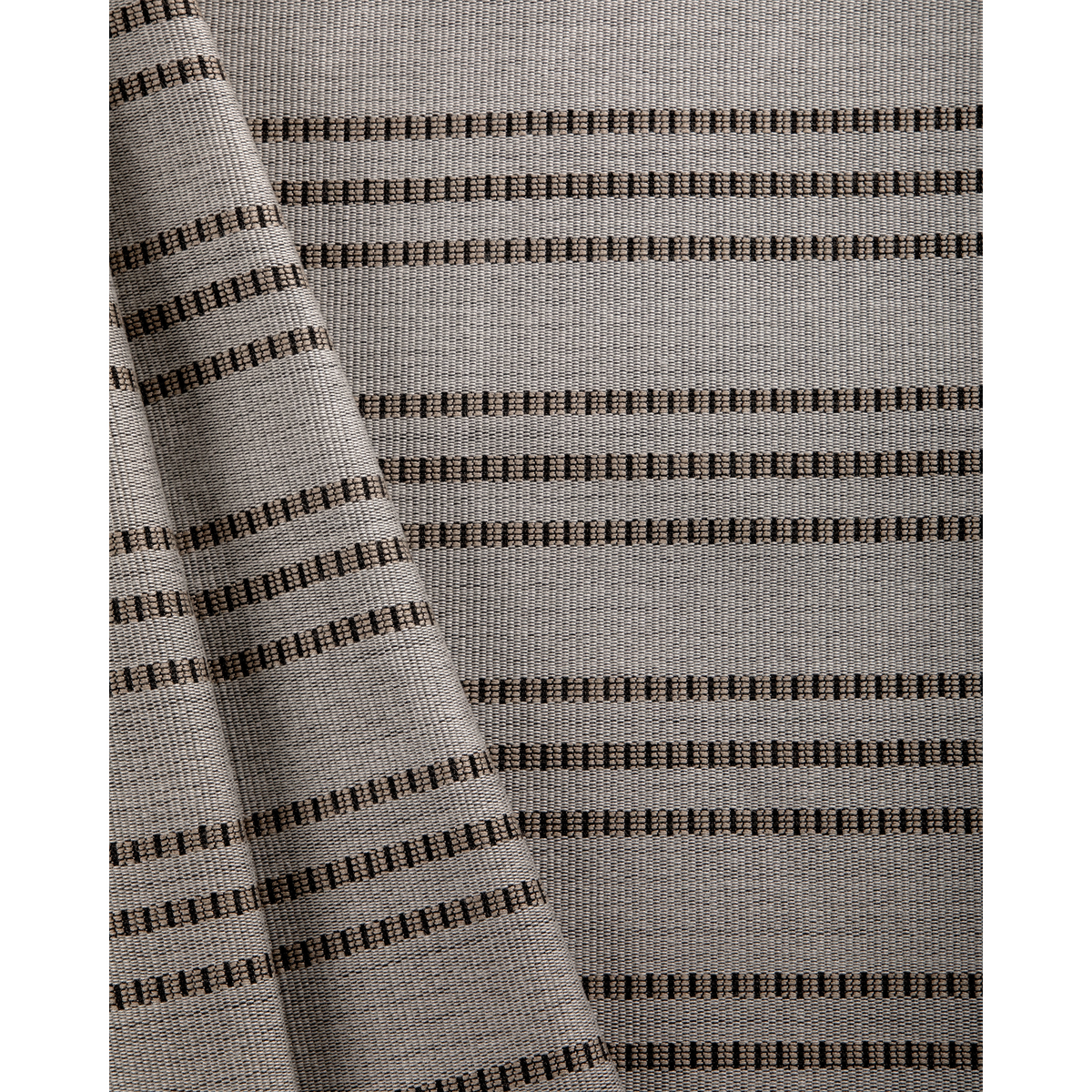 Fringe Weave - Black/White