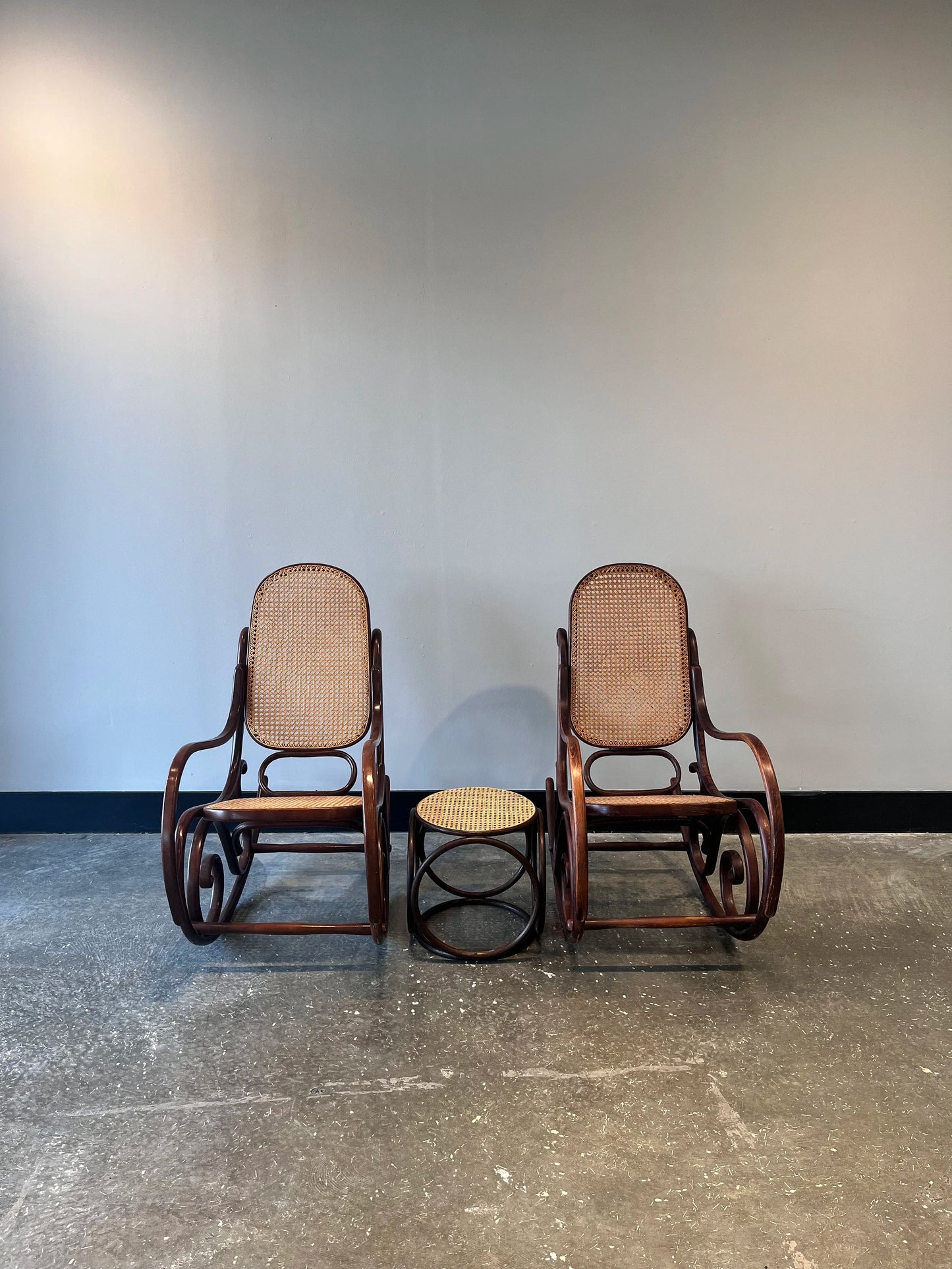 Thonet Rocker Set