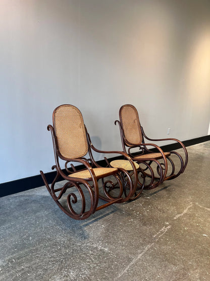 Thonet Rocker Set