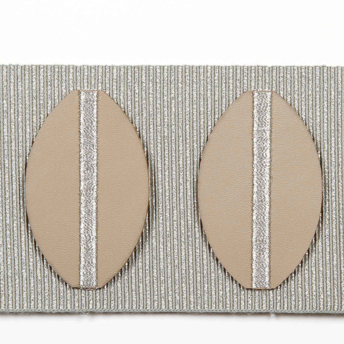 TRH21157 Trim