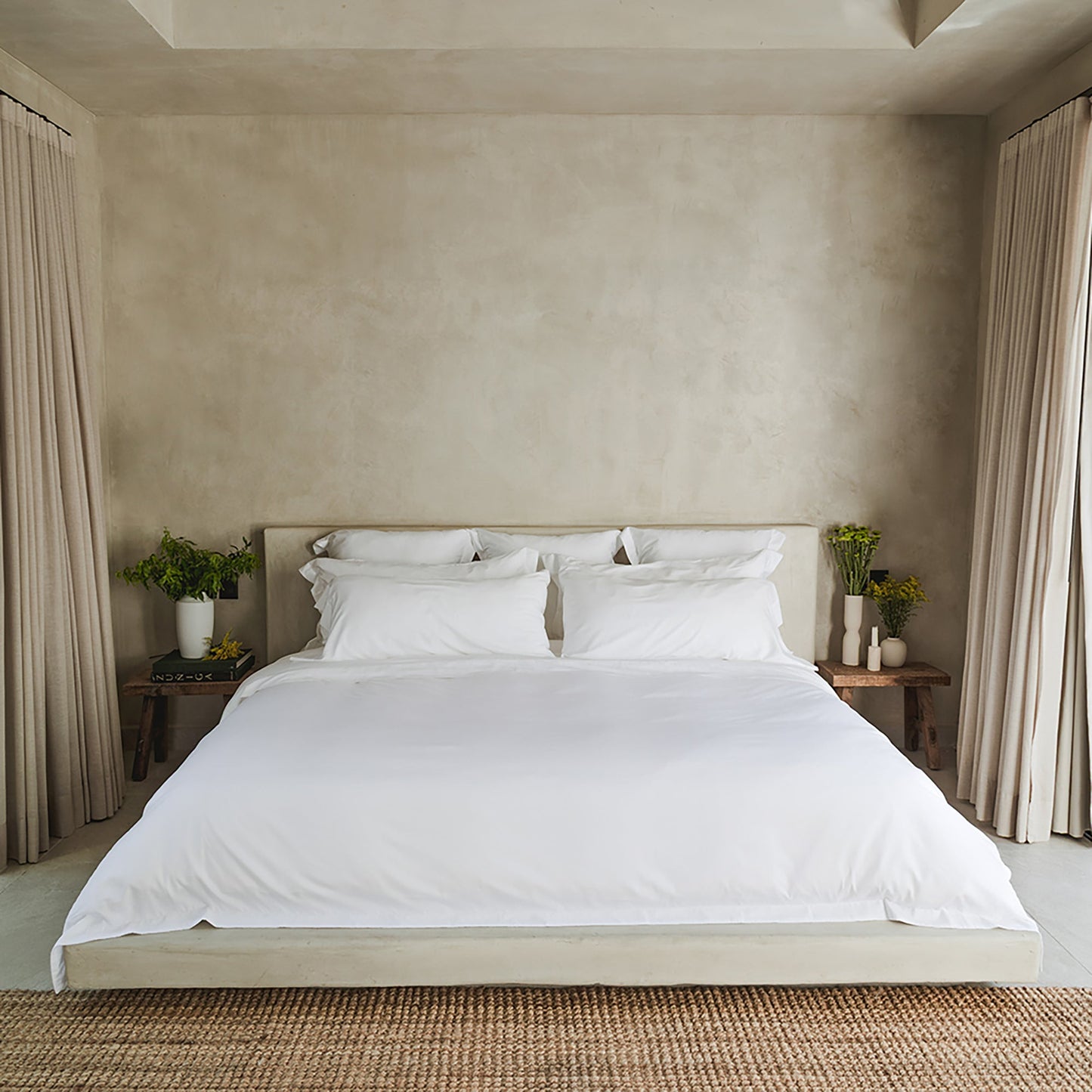Classic Duvet Cover Set - in White - Full