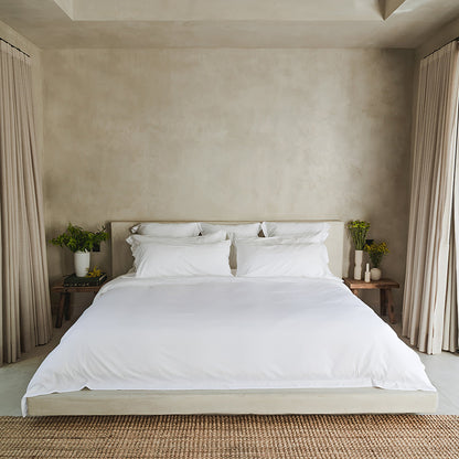 Classic Duvet Cover Set - in White - Full