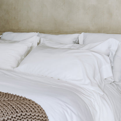 Classic Duvet Cover Set - in White - Cal King