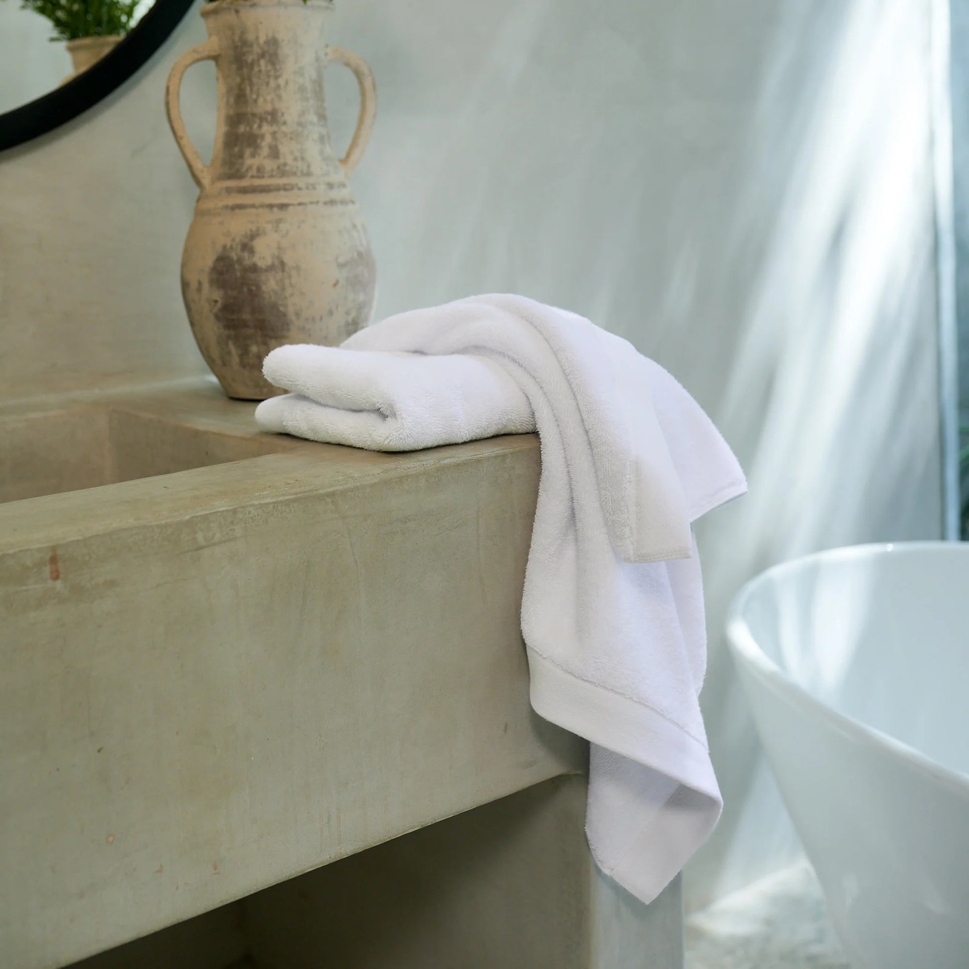 Oasis Hand Towels Pair in White