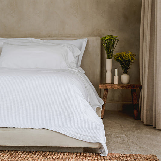Murmur Quilt - in White - Full/Queen