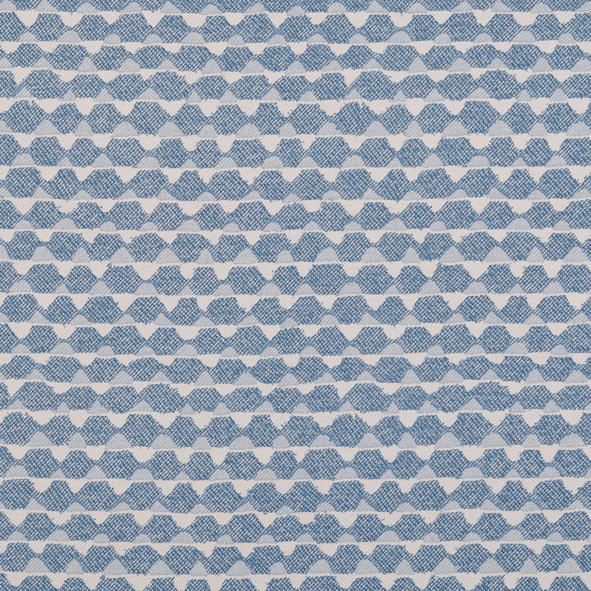 Tara Wallpaper by Fermoie in colorway 011, flat swatch
