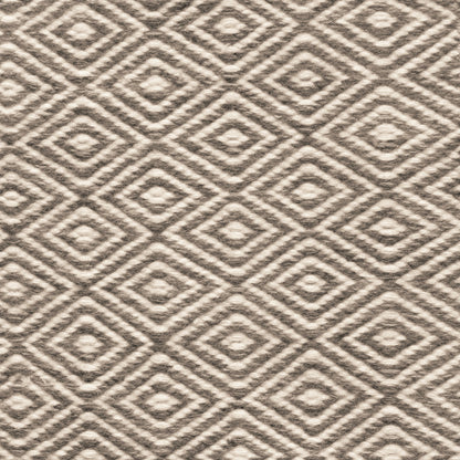 TRH-R102 rug in Warm Ivory / Mushroom