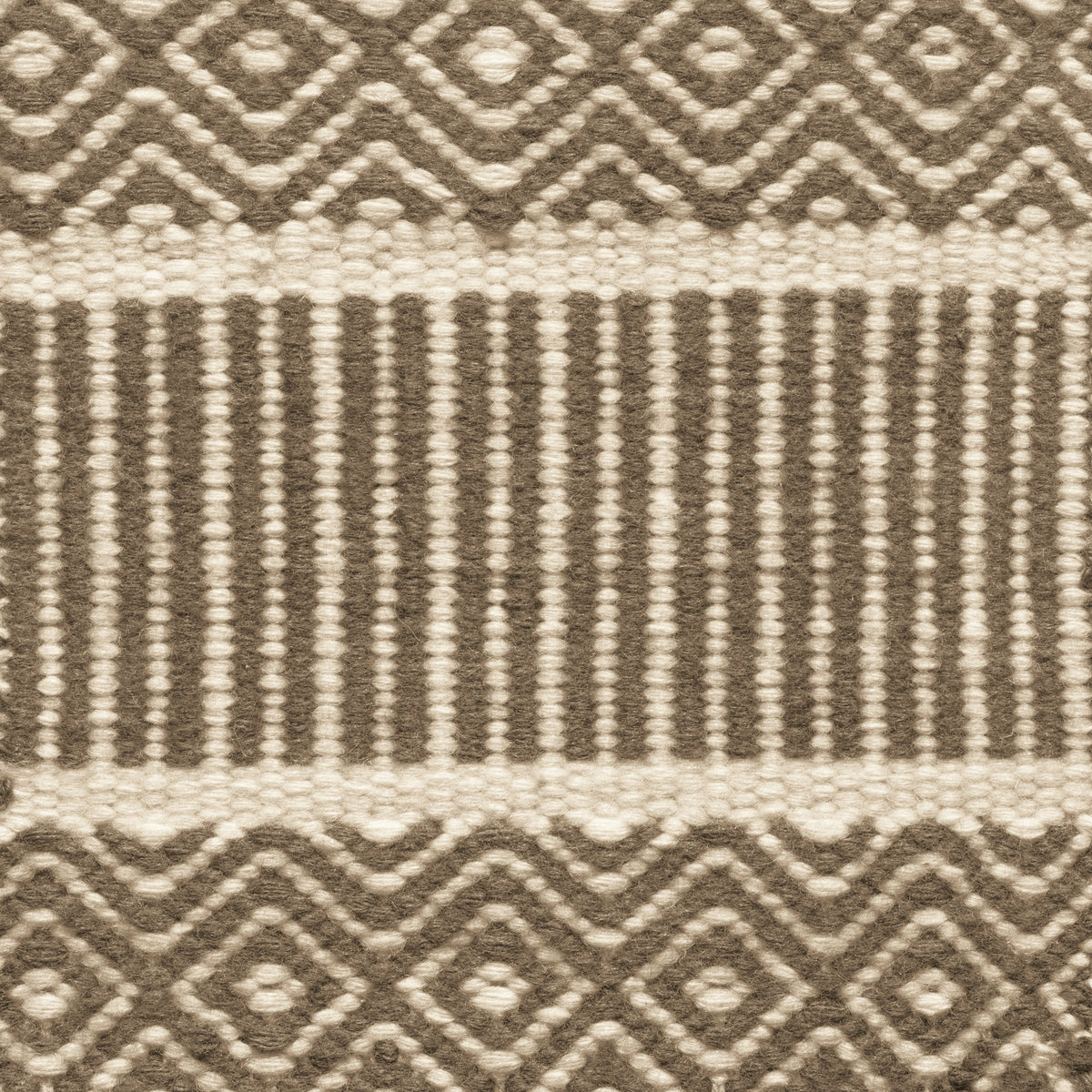 TRH-R148 rug in Parchment / Tobacco