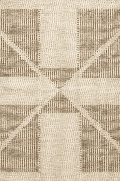 TRH-R159 rug in Parchment / Tobacco