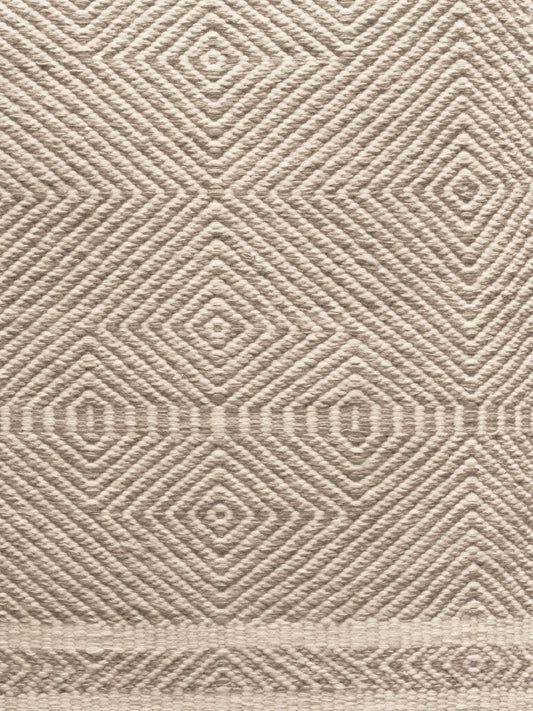 TRH-R54 rug in Warm Ivory / Mushroom