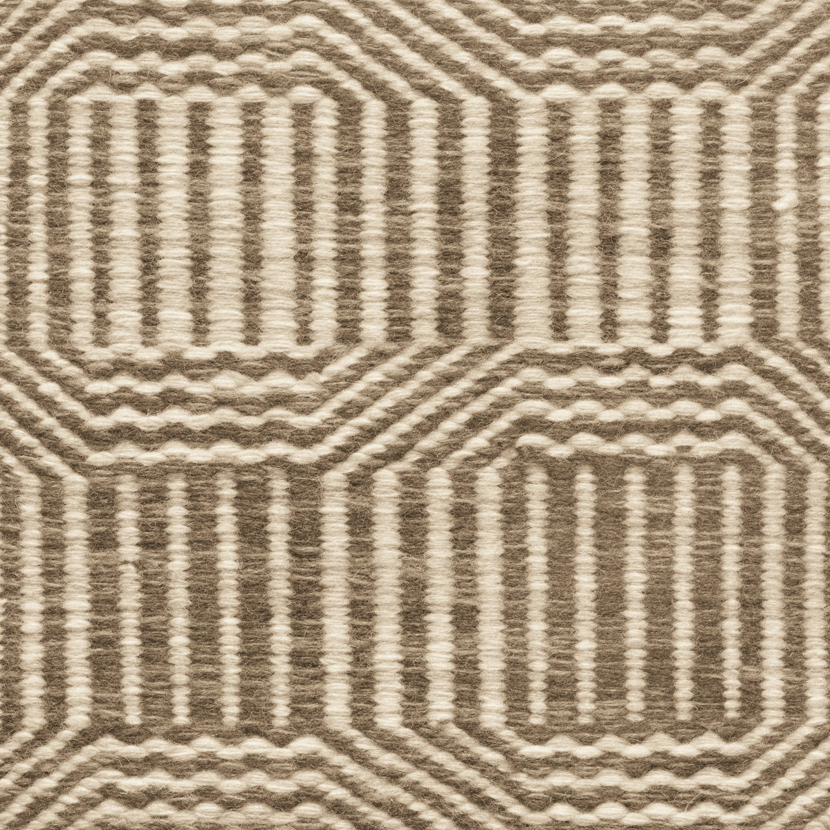 TRH-R95 rug in Parchment / Tobacco