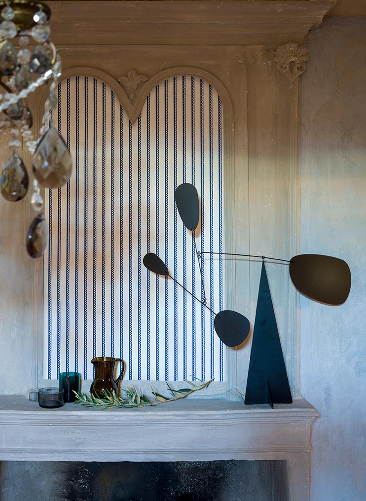 Alpilles Wallpaper by Pierre Frey shown in a room setting (view 2)