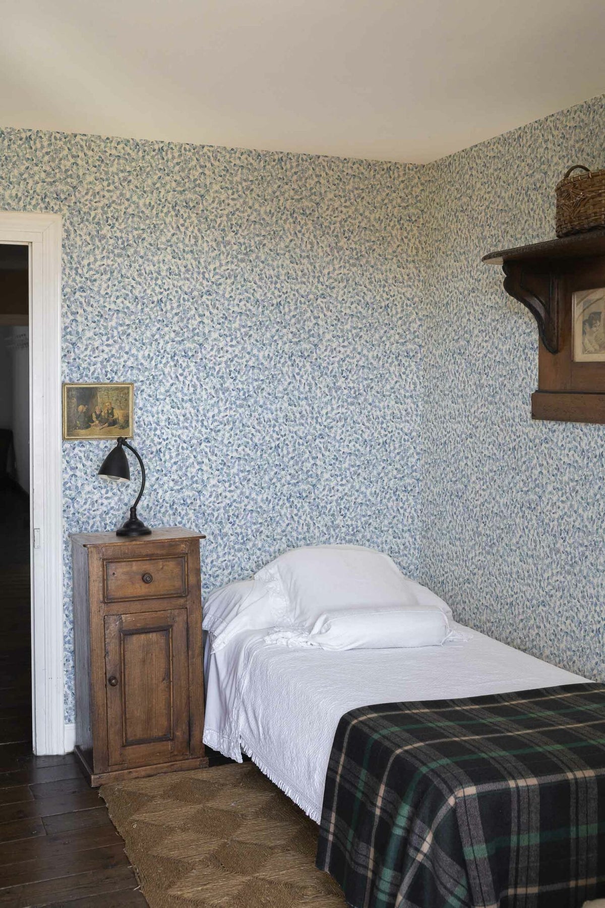 Ana wallpaper by Coordonné in Cielo, shown in a styled room