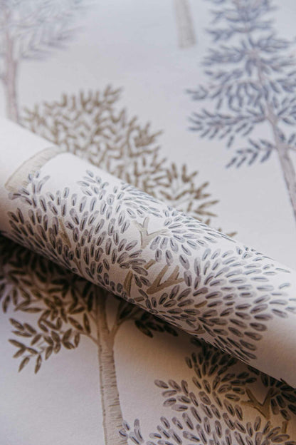 Arboleda wallpaper by Coordonné in Cuero/Marrón, shown in a styled room