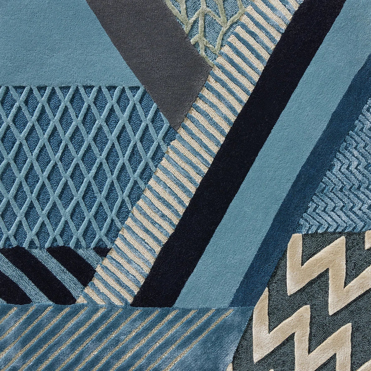 Baker Rug by Pierre Frey in Gris (FT117003)