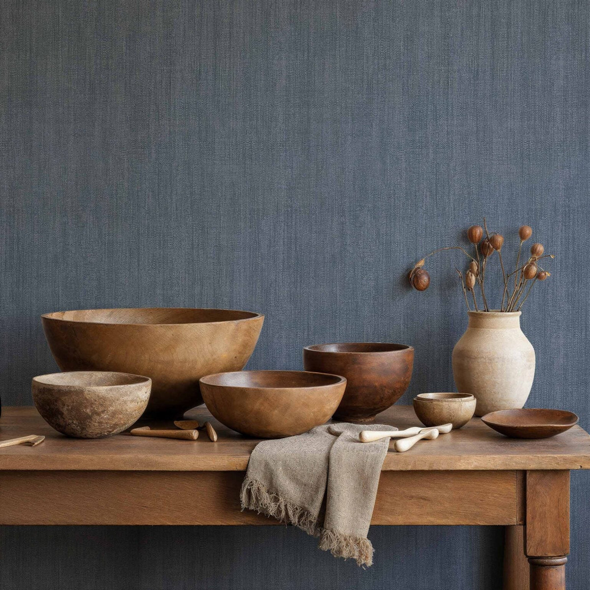 Cáñamo wallpaper by Coordonné in 10, shown in a styled room