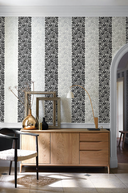 Carlisle Street wallpaper by Little Greene in Metal