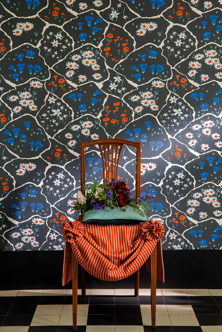 Champ Fleuri Wallpaper by Pierre Frey shown in a room setting (view 2)