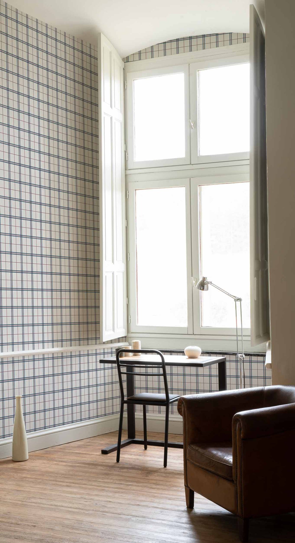 Check 7 wallpaper by Coordonné in Francia, shown in a styled room